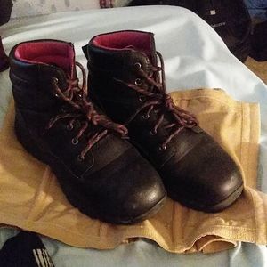 Women's steeltip toe boot